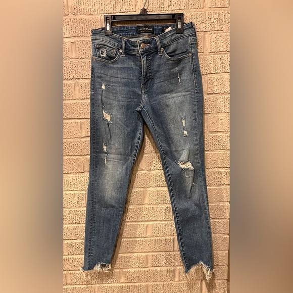 Lucky Brand Denim - Lucky Brand EUC DISTRESSED Jeans with frayed ankle